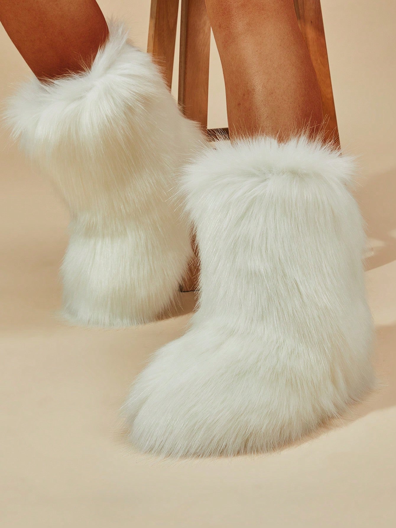 Women's Fashionable Fur Flat Boots