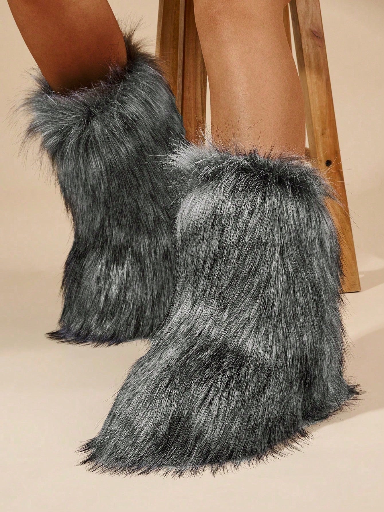 Women's Fashionable Fur Flat Boots