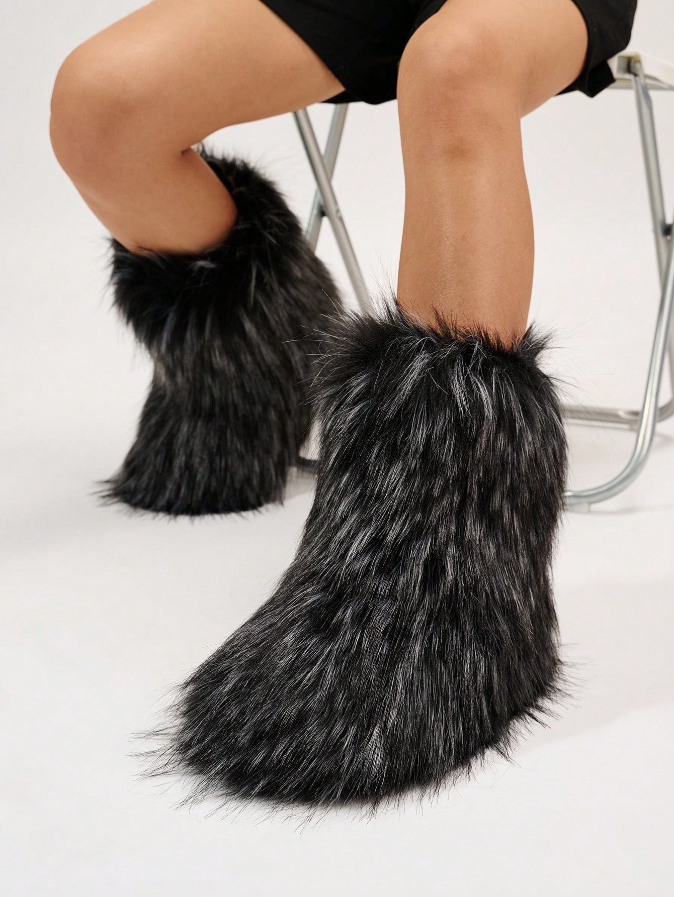 Women's Fashionable Fur Flat Boots